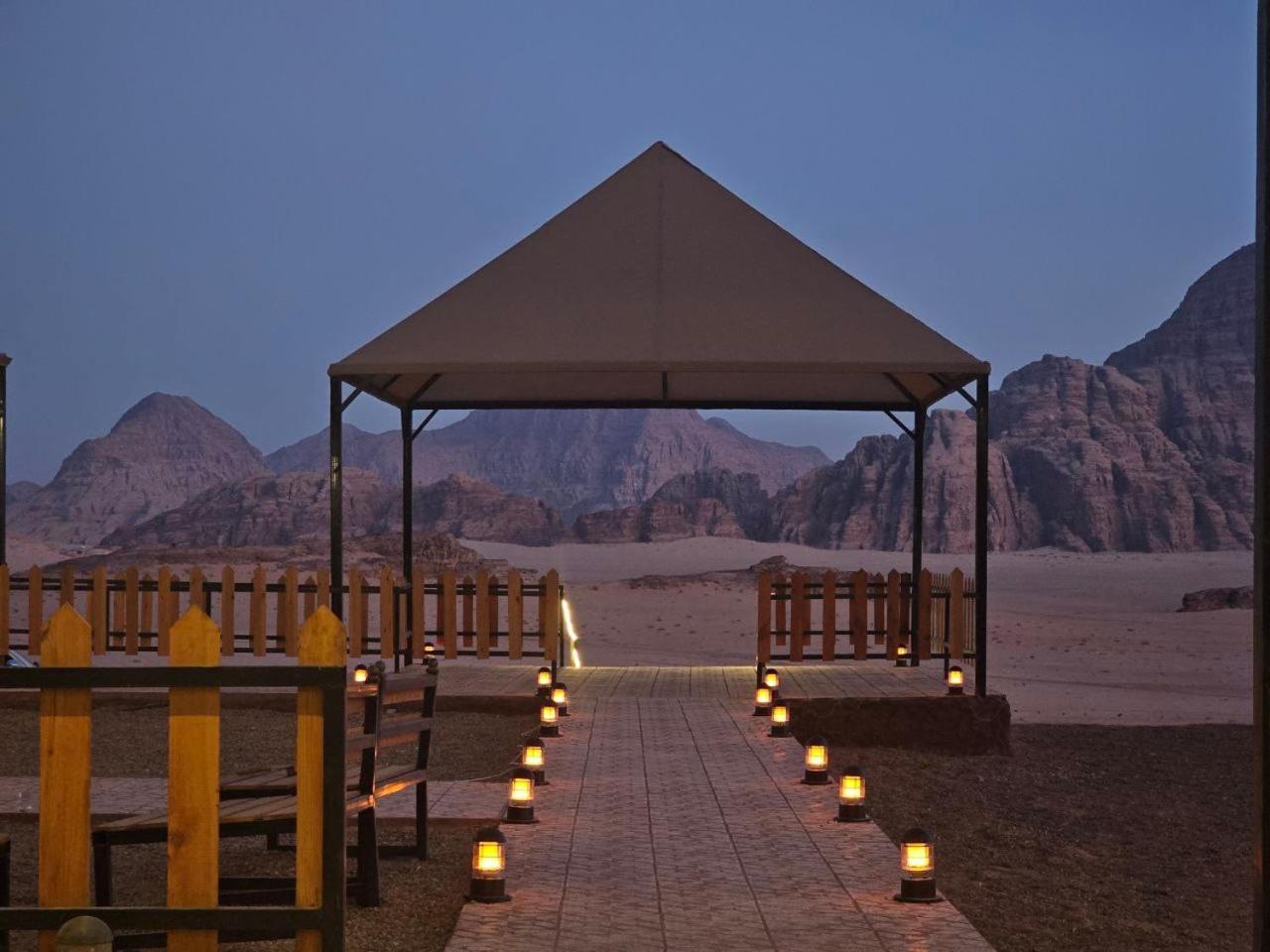 Rum Victoria Luxury Camp Wadi Rum Eksteriør bilde