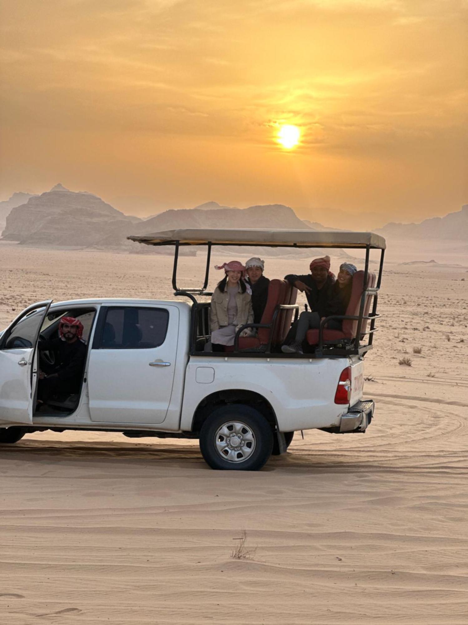 Rum Victoria Luxury Camp Wadi Rum Eksteriør bilde